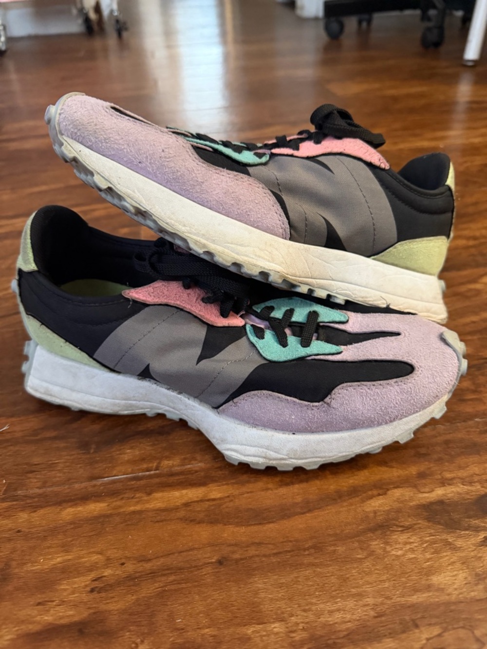 New Balance 327 Women’s Sz 8B Black Dark Violet WS327PB Style Number